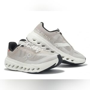 Size. 8. On Claudsurfer  Nexs. Women's Running  Gray and White Athletic Shoes